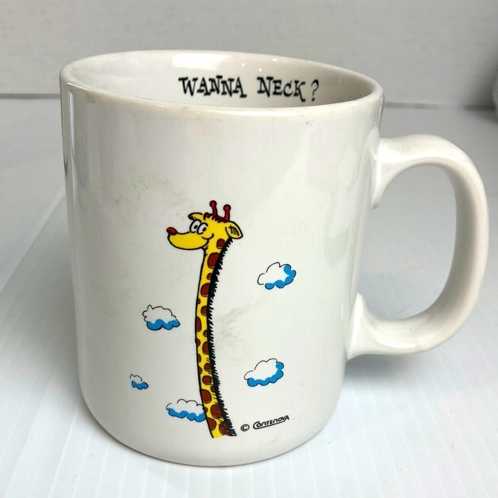 Contenova “Wanna Neck?” Mug giraffe